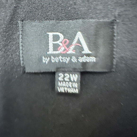 Stunning a full length evening gown. Black with silver printed design. - Picture 3 of 4